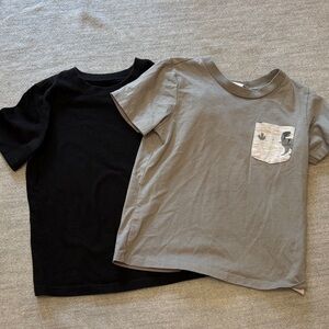 Kids' solid Black and Gray Dino Pocket Tee Set